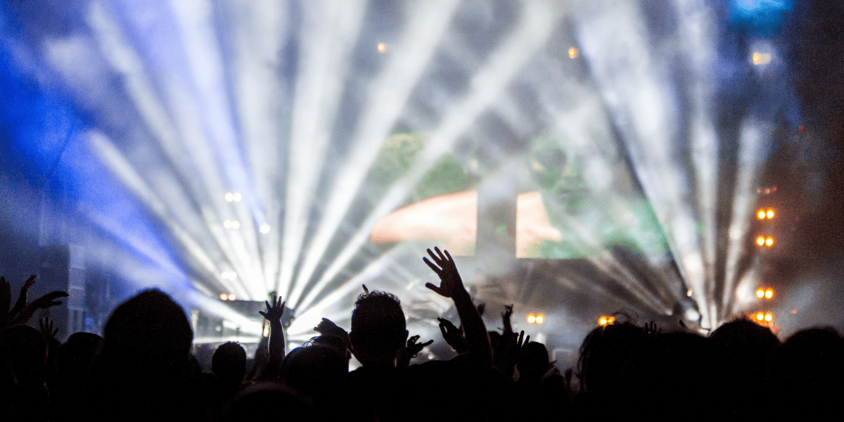 U.S. Entertainment Highlights: Live Specials, Film Festival Buzz, Broadway Shifts, and Evolving Celebrity Culture