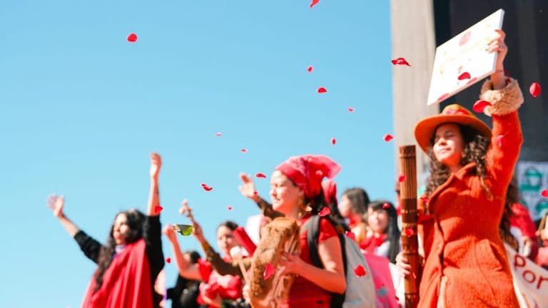 Celebrity Sightings and Star Power Shine at the 2026 Rose Parade in Pasadena