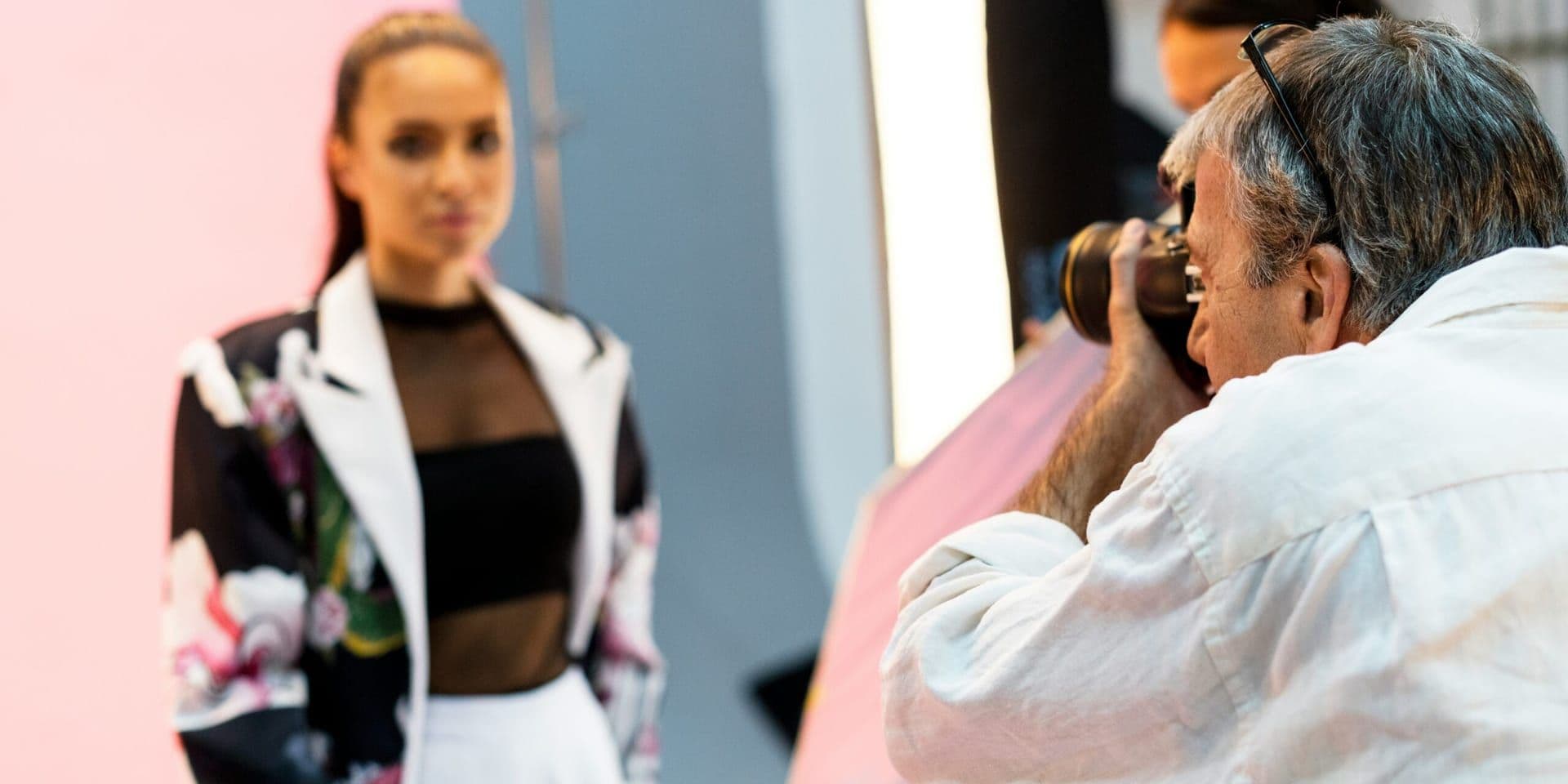 Celebrity-Backed Fashion Trends Drive Preppy Revival – Powder Pink & ’80s Tailoring Lead in Late 2025