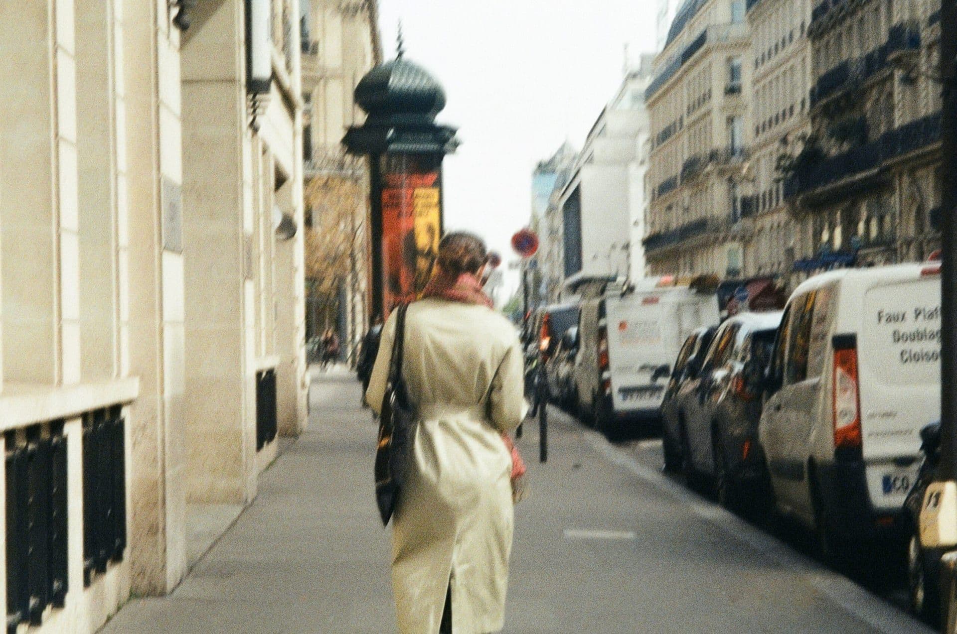 Bella Hadid’s Iconic Return to Paris Fashion Week: A Resounding Comeback