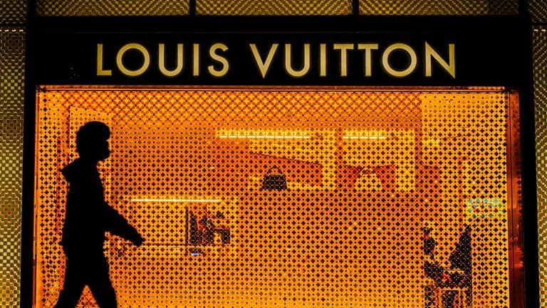 Zendaya Dazzles at Louis Vuitton Show During Paris Fashion Week