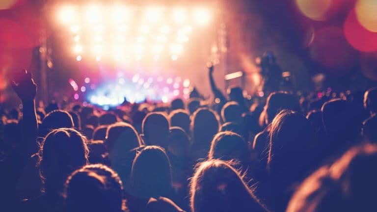 Sabrina Carpenter Wraps Up Her U.S. Tour With a High-Energy Run at Crypto.com Arena