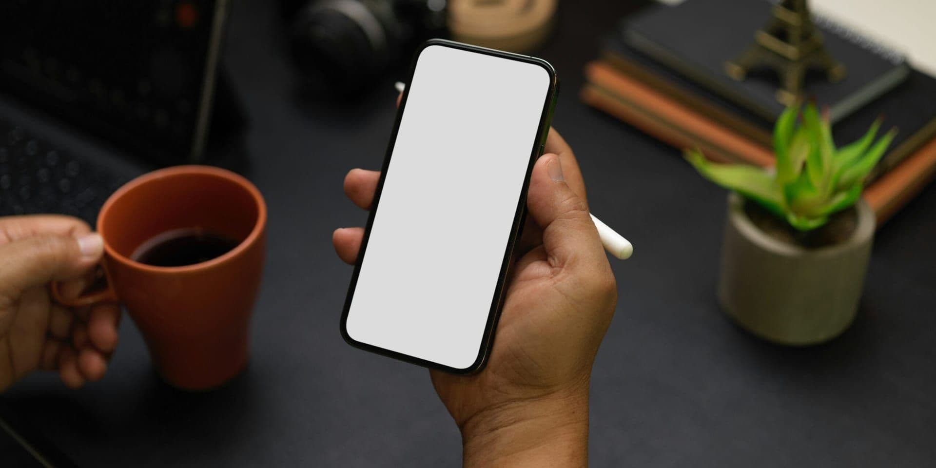 Samsung Hijacks Apple’s iPhone 17 Launch with Viral #iCant Campaign