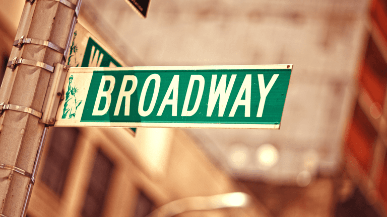 Broadway Builds Momentum Ahead of Tony Awards With Star-Studded Chicago Anniversary Tribute