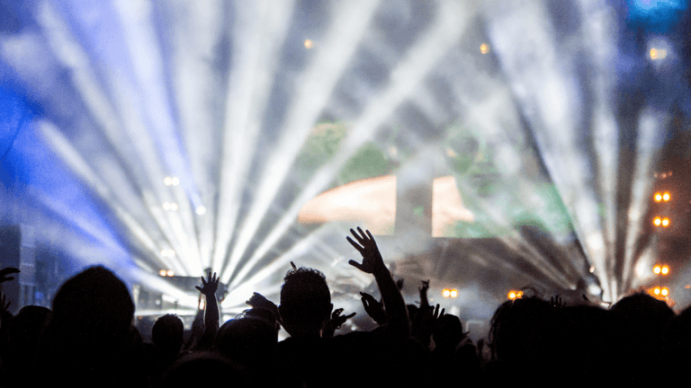 U.S. Entertainment Highlights: Live Specials, Film Festival Buzz, Broadway Shifts, and Evolving Celebrity Culture