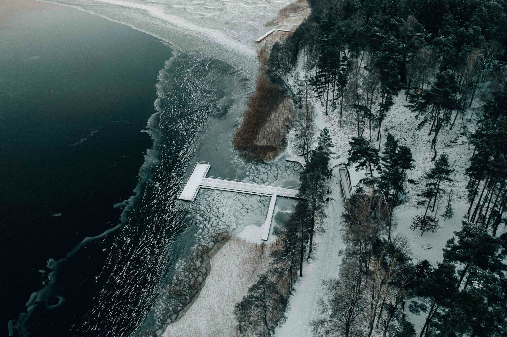 Coldplay Unveils Visually Stunning Music Video for “Echoes” from The Horizon Experiment